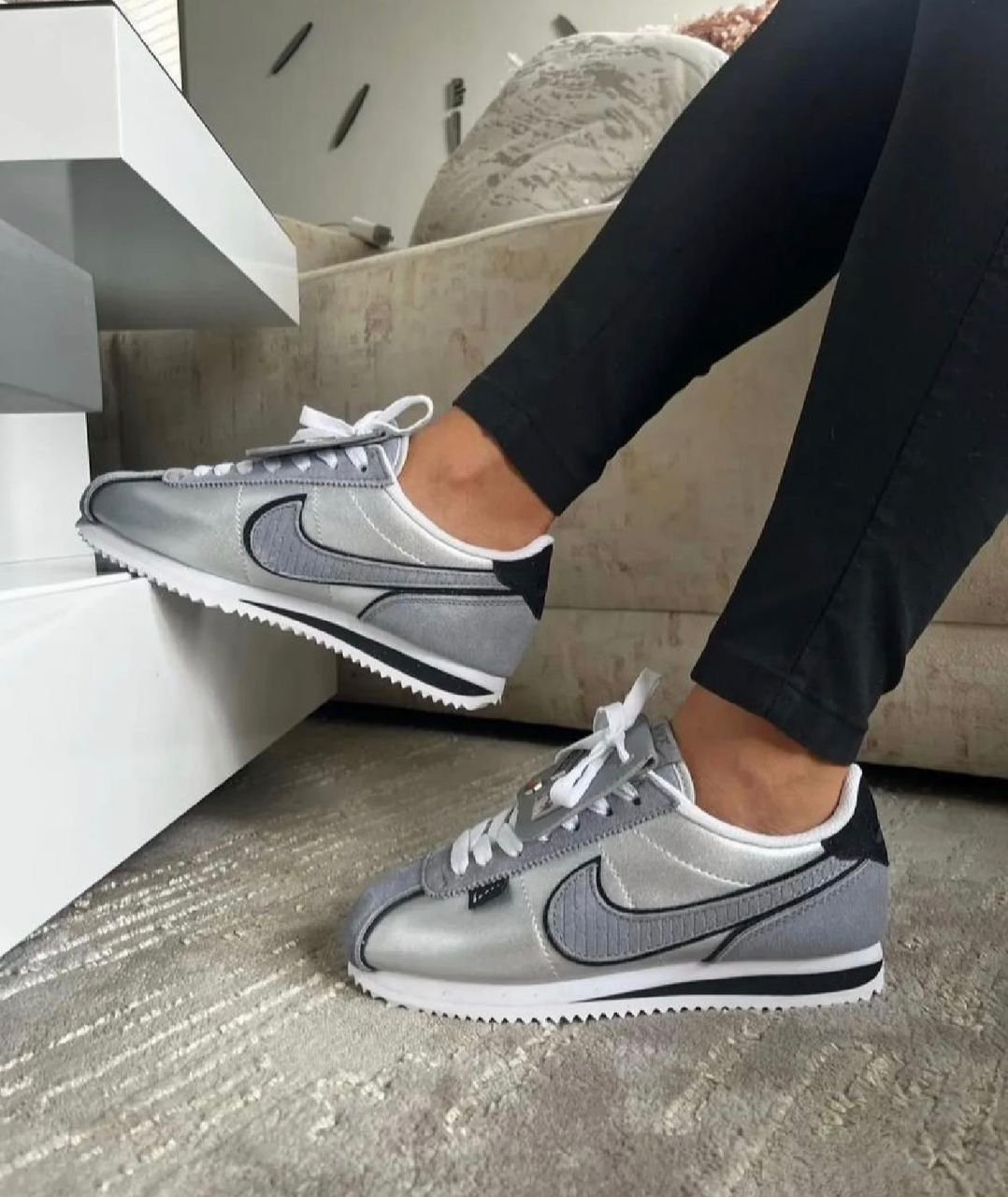 NIKE (cortez petals united) – Image 3